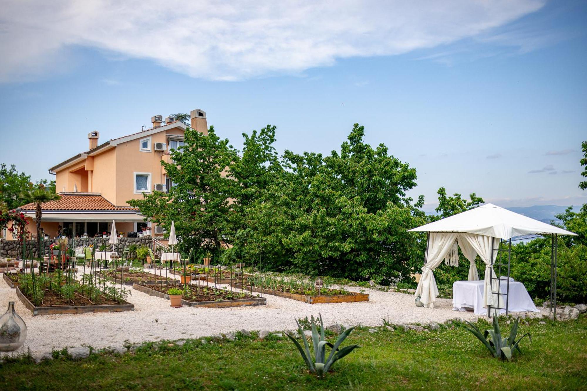 Villa Nada Lovran Bagian luar foto