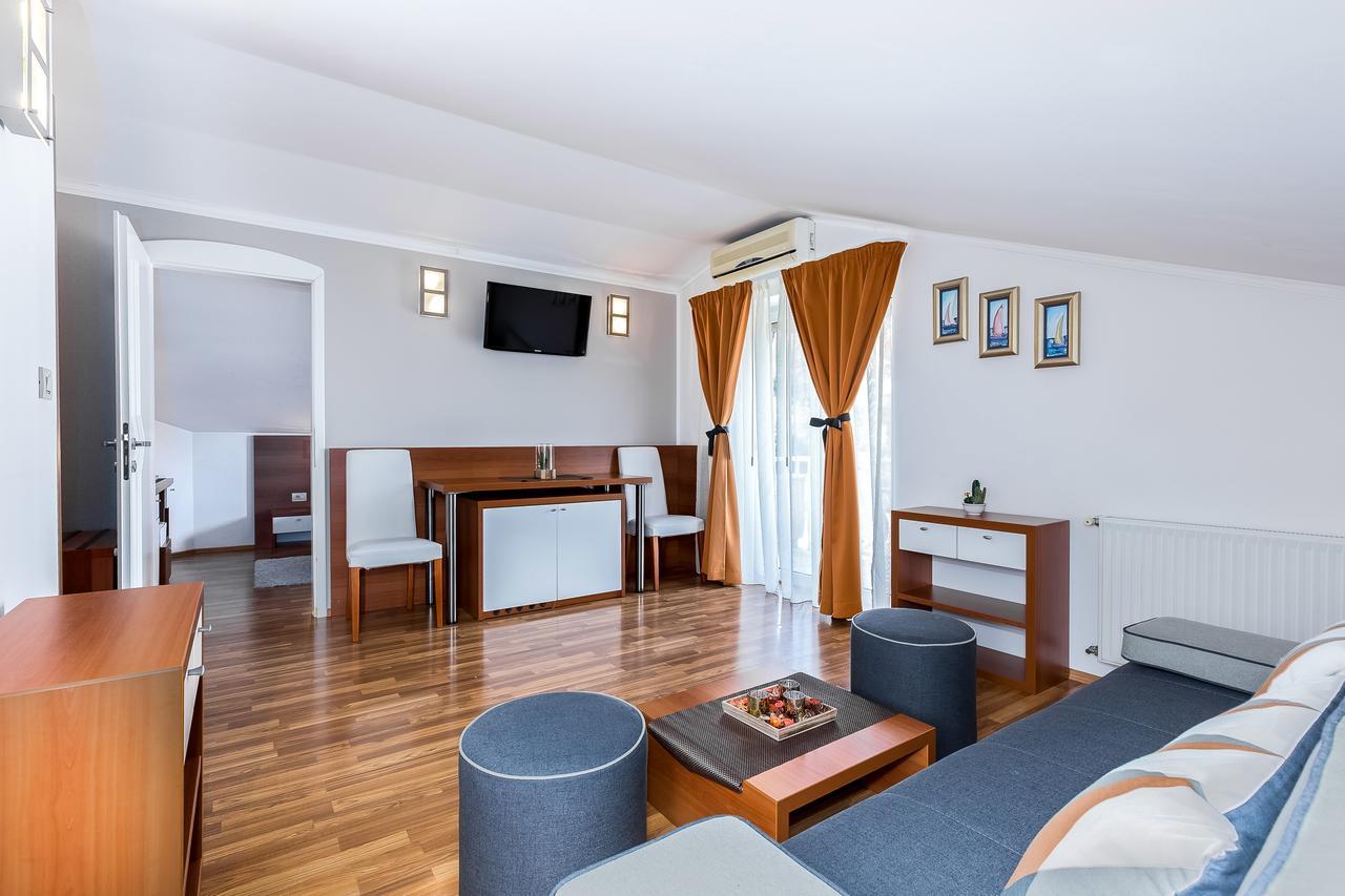 Villa Nada Lovran Bagian luar foto
