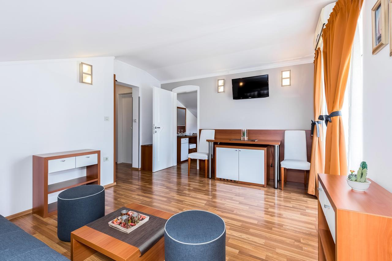 Villa Nada Lovran Bagian luar foto