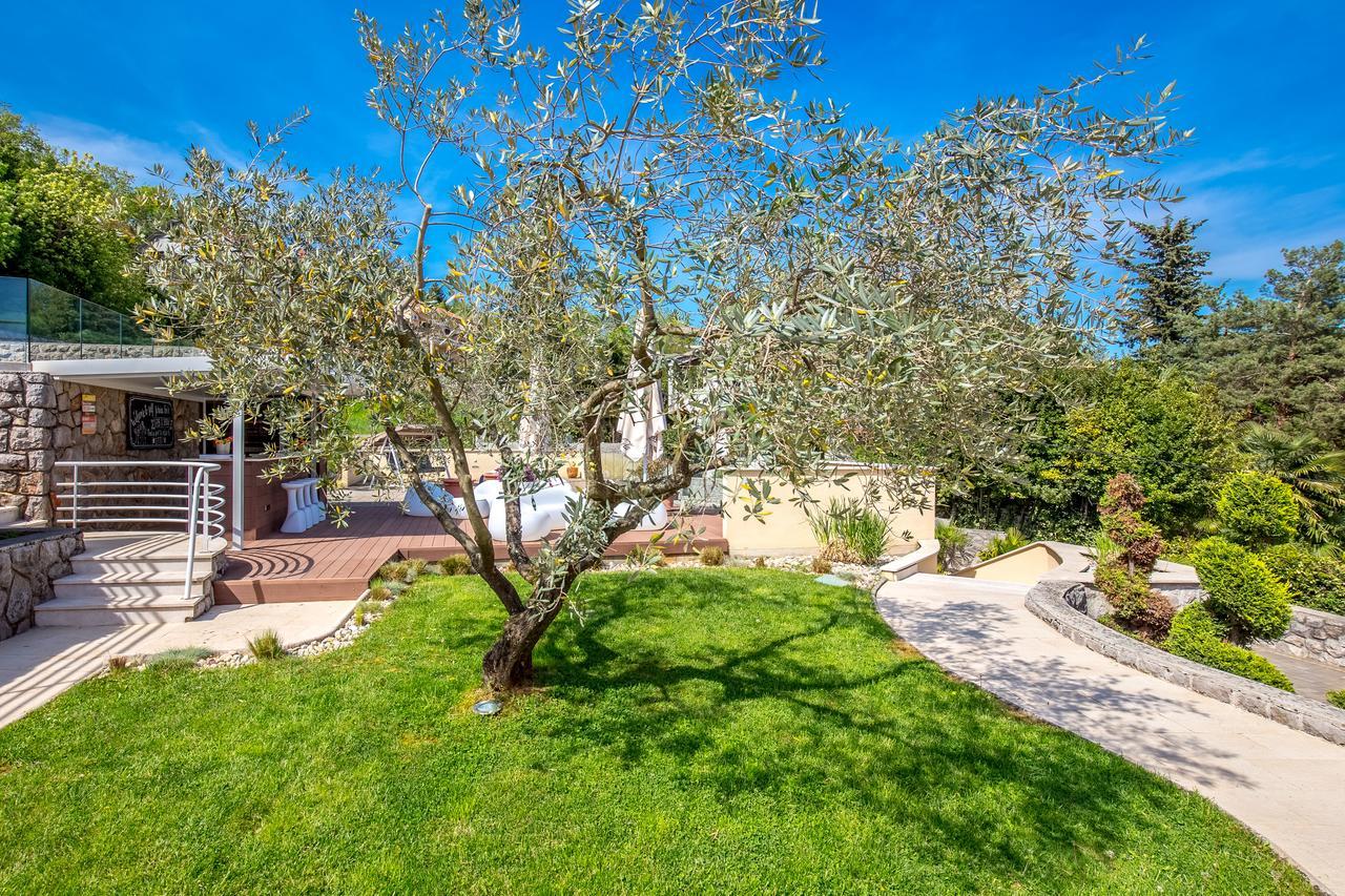 Villa Nada Lovran Bagian luar foto